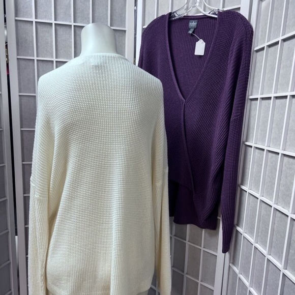 Soho,Woman,Sweater $16 Each,purple,Ivory,Sz Xs-S,Long sleeve,V neckline,Fabric.! - Picture 3 of 12